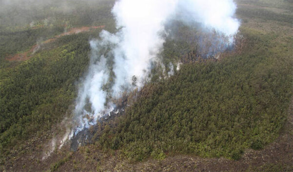 Kilauea eruption intensifies; park visitors given warnings