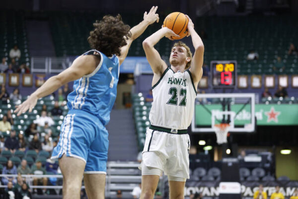 ’Bows hit free throws to hold off HPU