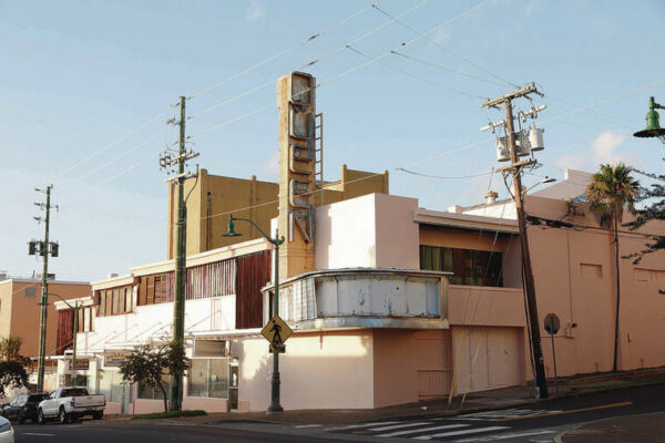 Honolulu City Council approves seizure of Queen Theater