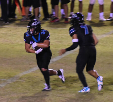 QB Amisone’s spectacular plays help Kapolei defeat Waianae